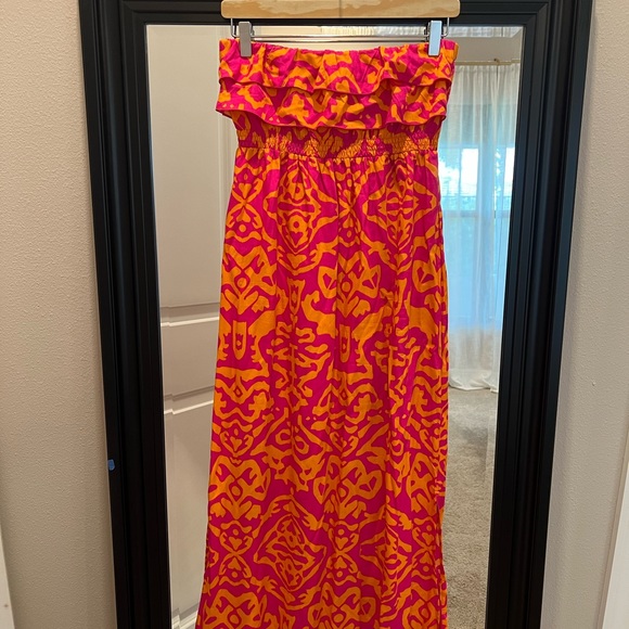escapada Dresses & Skirts - 💕ESCAPADA Dress